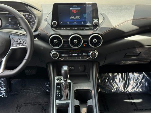Used 2023 Nissan Sentra SR w/ SR Premium Package FWD image 22