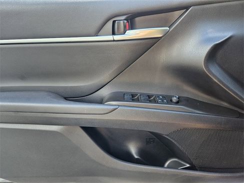 Used 2024 Toyota Camry SE image 35