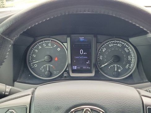 Used 2019 Toyota Tacoma TRD Off-Road AWD/4WD image 21
