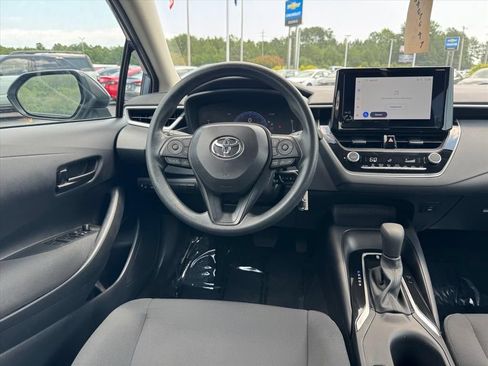 Used 2026 Toyota Corolla LE FWD image 12