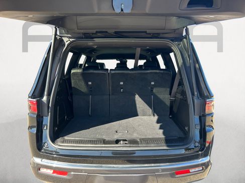 Used 2022 Jeep Wagoneer Series II image 12