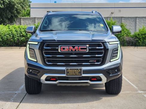 Used 2025 GMC Yukon AT4 AWD/4WD image 2