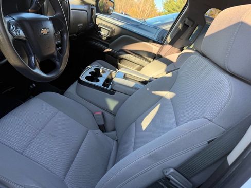 Used 2018 Chevrolet Silverado 1500 Custom w/ Custom Value Package image 11