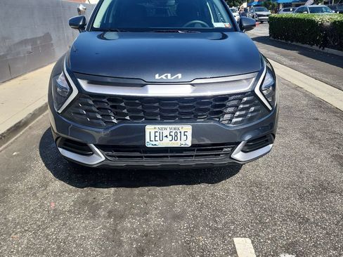 Used 2023 Kia Sportage LX AWD/4WD image 6