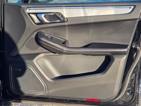 Used 2025 Porsche Macan Turbo image 35