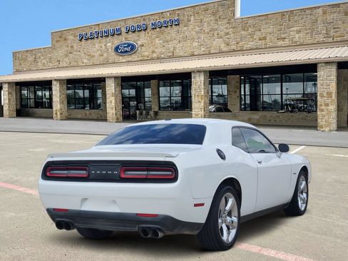 Used 2016 Dodge Challenger R/T RWD image 5