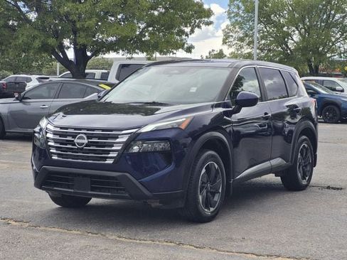 Certified 2025 Nissan Rogue SV AWD/4WD image 2