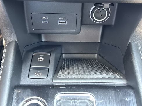 Used 2023 Nissan Kicks SR w/ SR Premium Package FWD image 27