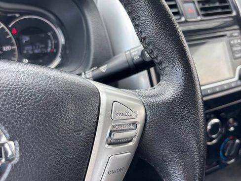 Used 2017 Nissan Versa Note SV FWD image 14