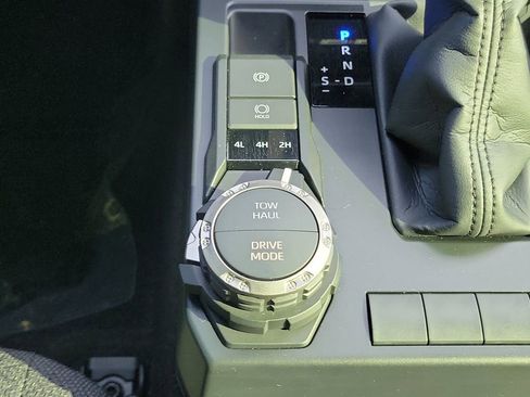 Used 2025 Toyota 4Runner SR5 image 34