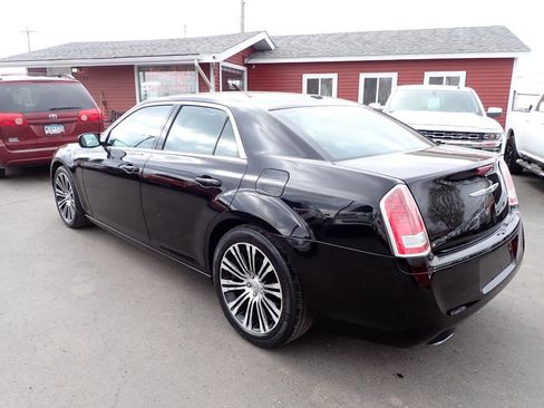 Used 2012 Chrysler 300 S RWD image 4