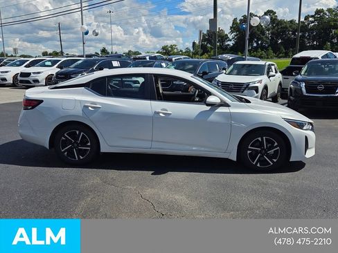 Used 2024 Nissan Sentra SV FWD image 17