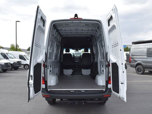 New 2025 Mercedes-Benz Sprinter 2500 image 6