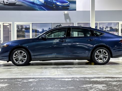 Used 2024 Honda Accord EX image 2