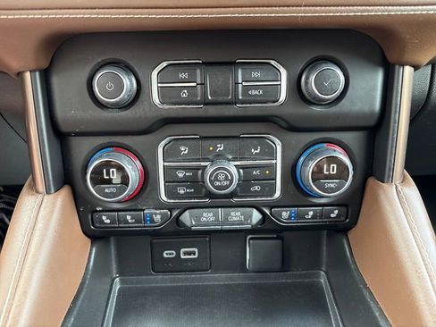 Used 2024 Chevrolet Tahoe High Country AWD/4WD image 31