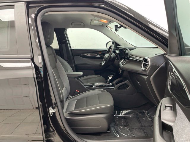 Used 2024 Chevrolet TrailBlazer LT w/ Convenience Package AWD/4WD image 16