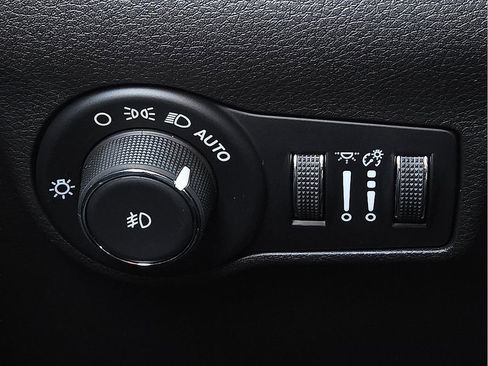 New 2026 Jeep Compass Latitude image 17