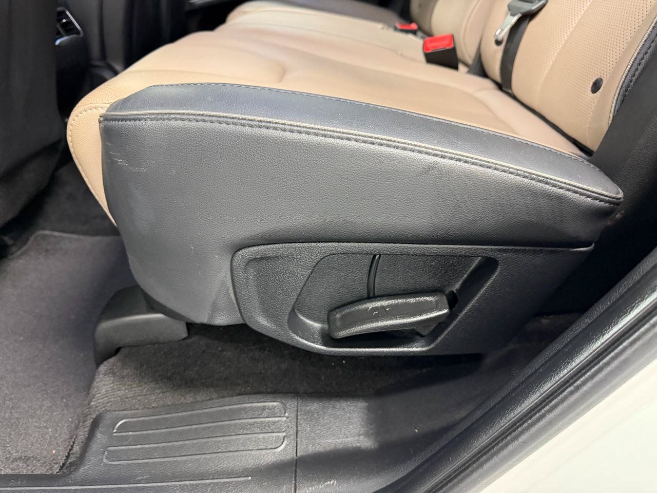 Used 2023 Hyundai Santa Fe Limited AWD/4WD image 10