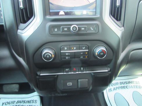 Used 2020 Chevrolet Silverado 1500 Custom w/ Custom Value Package AWD/4WD image 18