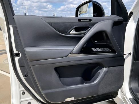 Used 2023 Lexus LX 600 4WD w/ Appearance Package image 19