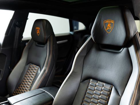 Used 2021 Lamborghini Urus image 34