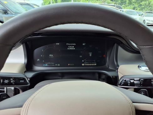 Used 2024 Lincoln Aviator AWD image 16