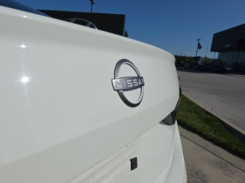 Used 2024 Nissan Altima 2.5 SR FWD image 18