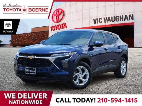 Used 2024 Chevrolet Trax LS w/ LS Convenience Package FWD image 1