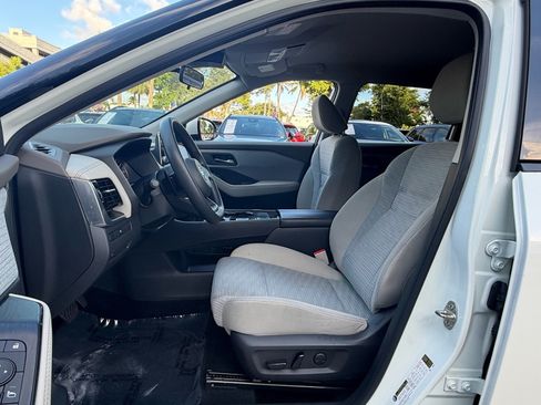 Used 2021 Nissan Rogue SV FWD image 9