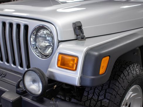 Used 2006 Jeep Wrangler Unlimited AWD/4WD image 18