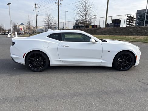 Used 2020 Chevrolet Camaro LT w/ RS Package image 10
