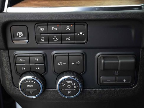New 2026 Chevrolet Tahoe High Country AWD/4WD image 28