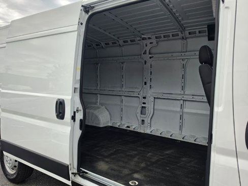 Used 2023 RAM ProMaster 2500 FWD image 26