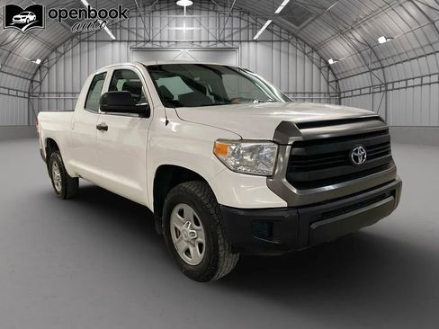 Used 2017 Toyota Tundra SR image 3