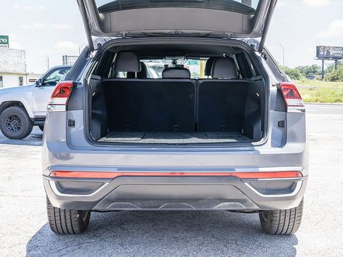 Used 2021 Volkswagen Atlas Cross Sport SE FWD image 12
