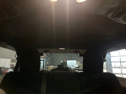 Used 2022 Jeep Wrangler Unlimited Sport image 34