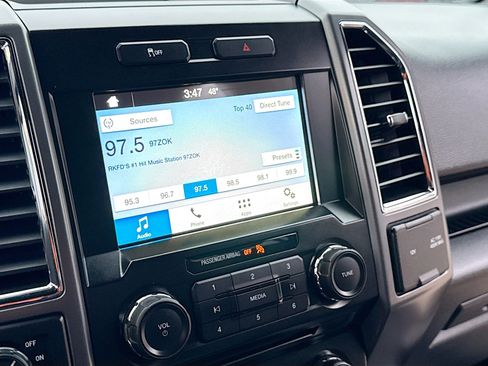 Used 2016 Ford F150 XLT w/ Equipment Group 302A Luxury image 10