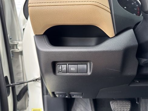 Used 2019 Toyota RAV4 LE image 22