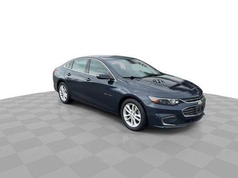 Used 2016 Chevrolet Malibu LT image 2