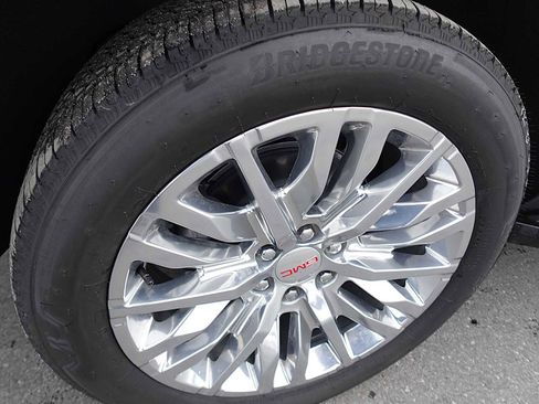 New 2025 GMC Yukon XL Denali w/ LPO, Illumination Package image 37