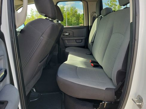 Used 2024 RAM 1500 Classic SLT AWD/4WD image 15
