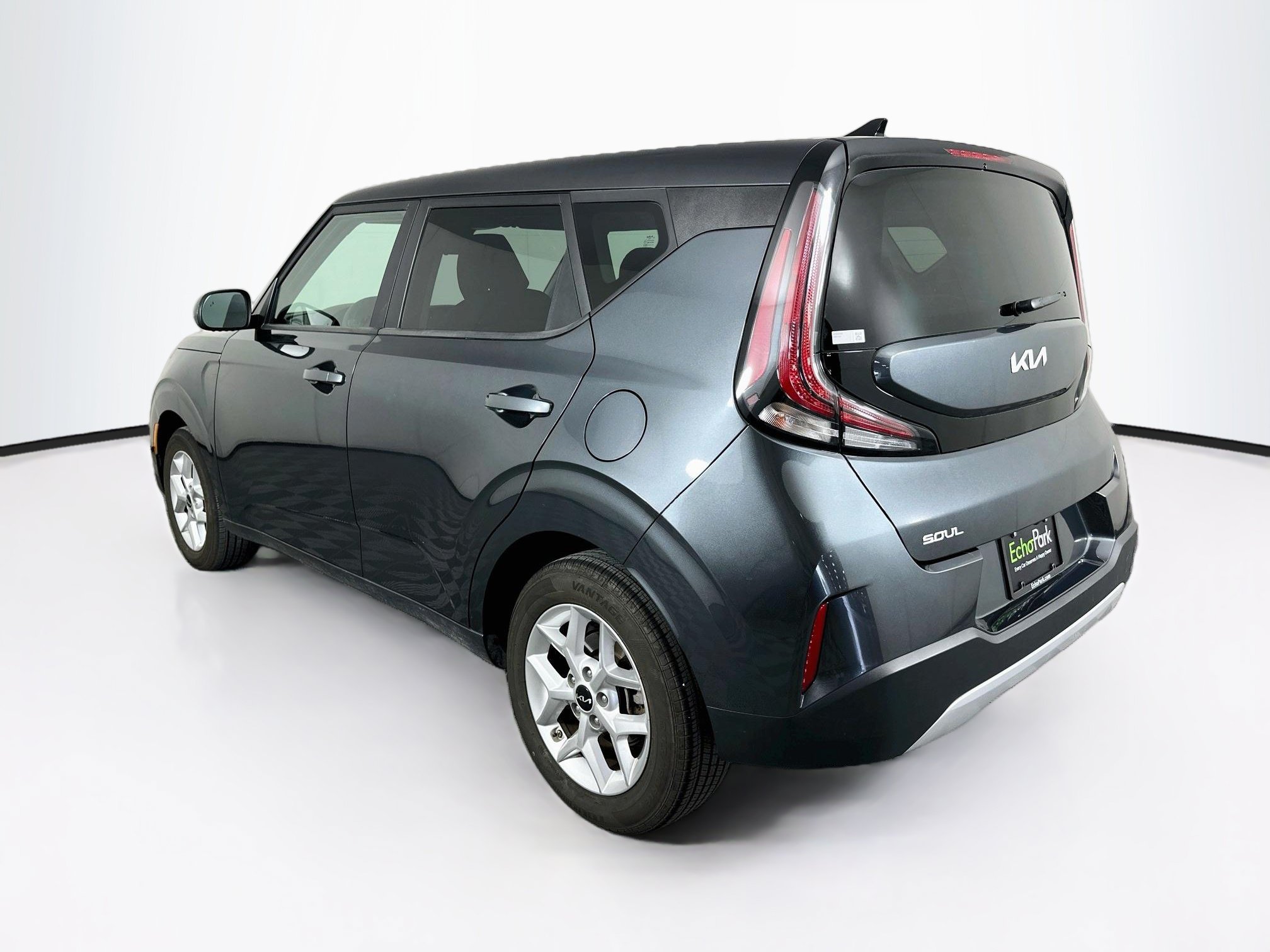 Used 2025 Kia Soul LX w/ LX Technology Package FWD image 5