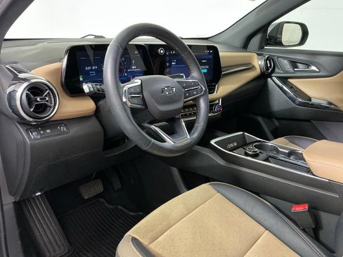 Used 2025 Chevrolet Equinox ACTIV w/ Safety and Technology Package FWD image 21