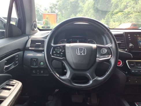 Used 2019 Honda Pilot Touring image 18