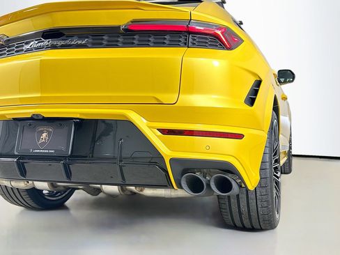 Used 2025 Lamborghini Urus SE AWD/4WD image 63