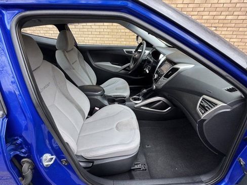 Used 2012 Hyundai Veloster image 11
