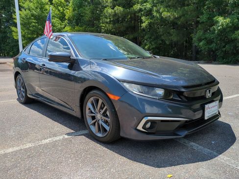 Used 2020 Honda Civic EX image 2