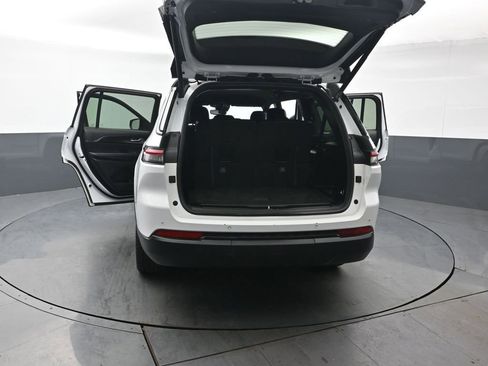 Used 2023 Jeep Grand Cherokee L Laredo image 43