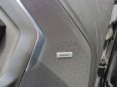 Used 2021 GMC Yukon XL SLT w/ SLT Premium Package image 24