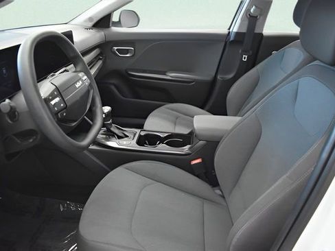 Used 2025 Kia K4 image 22